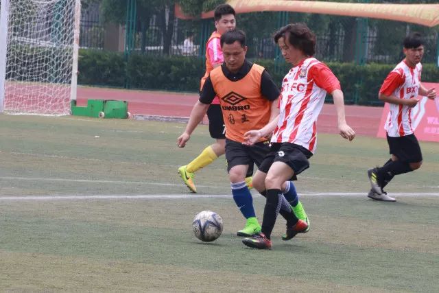 何文炜：领先时防守松懈是比赛转折点